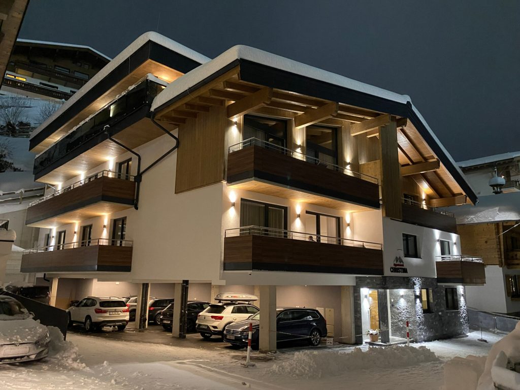 Appartementhaus Christina in winter by night